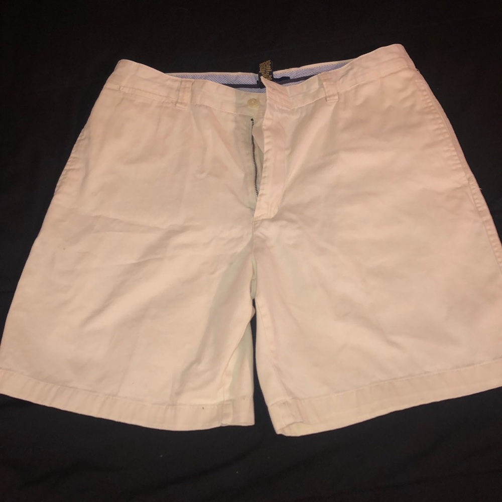 Club Room cream colored shorts. 34 in waist